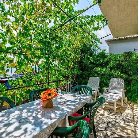 Charmantes Nur 250 Meter Zum Sandstrand Mit Privater Terrasse, Liegen, Grill Crikvenica