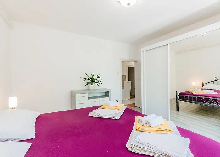 Charmantes Nur 250 Meter Zum Sandstrand Mit Privater Terrasse, Liegen, Grill *