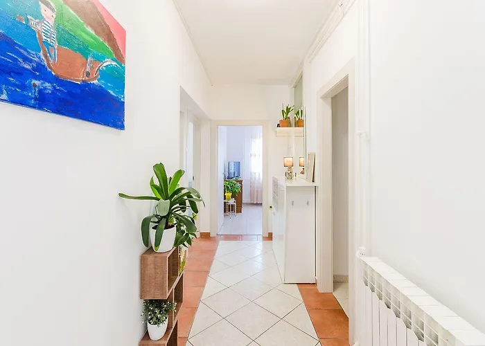 Charmantes Nur 250 Meter Zum Sandstrand Mit Privater Terrasse, Liegen, Grill Apartament Crikvenica