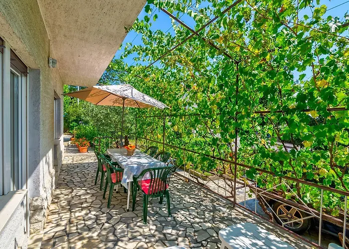 Charmantes Nur 250 Meter Zum Sandstrand Mit Privater Terrasse, Liegen, Grill Apartament