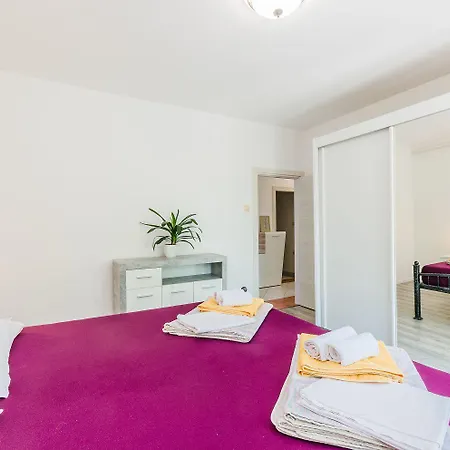 Charmantes Nur 250 Meter Zum Sandstrand Mit Privater Terrasse, Liegen, Grill *