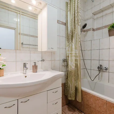 公寓 Charmantes Nur 250 Meter Zum Sandstrand Mit Privater Terrasse, Liegen, Grill *