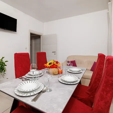 公寓 Charmantes Nur 250 Meter Zum Sandstrand Mit Privater Terrasse, Liegen, Grill *