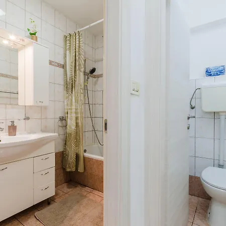 公寓 Charmantes Nur 250 Meter Zum Sandstrand Mit Privater Terrasse, Liegen, Grill *