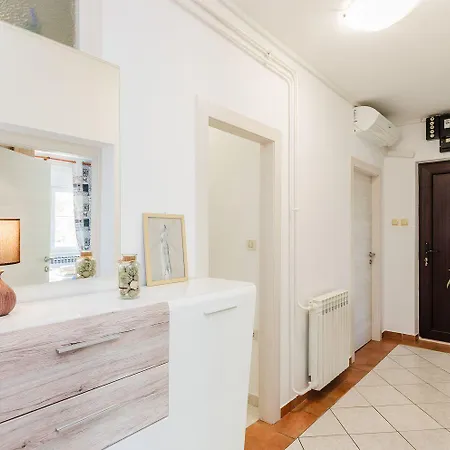 Charmantes Nur 250 Meter Zum Sandstrand Mit Privater Terrasse, Liegen, Grill *