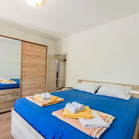 公寓 Charmantes Nur 250 Meter Zum Sandstrand Mit Privater Terrasse, Liegen, Grill *