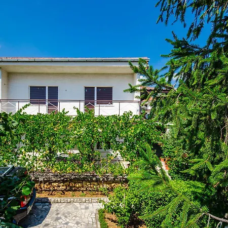 Charmantes Nur 250 Meter Zum Sandstrand Mit Privater Terrasse, Liegen, Grill *