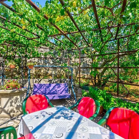 公寓 Charmantes Nur 250 Meter Zum Sandstrand Mit Privater Terrasse, Liegen, Grill